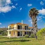 Virginia Villa *